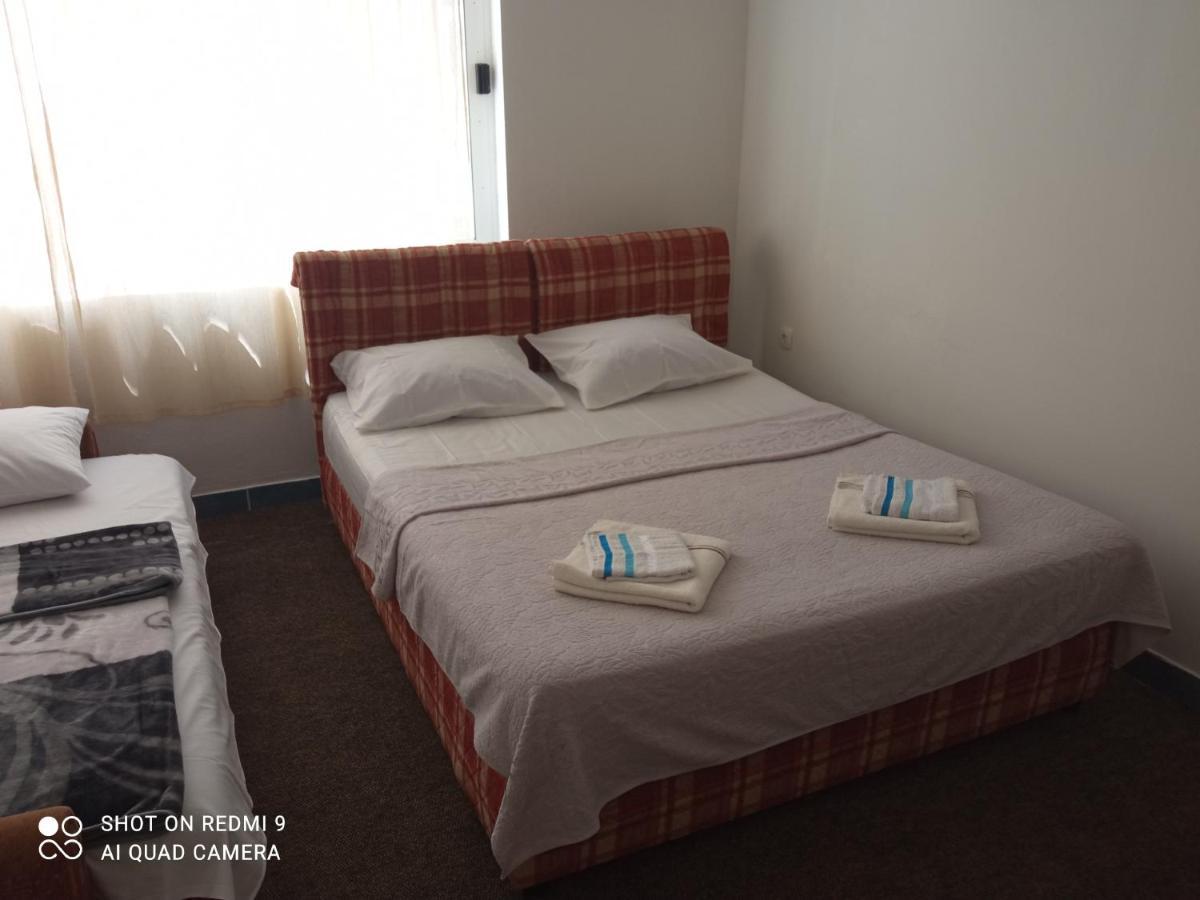 Apartman Jeca เทรบินเย ภายนอก รูปภาพ