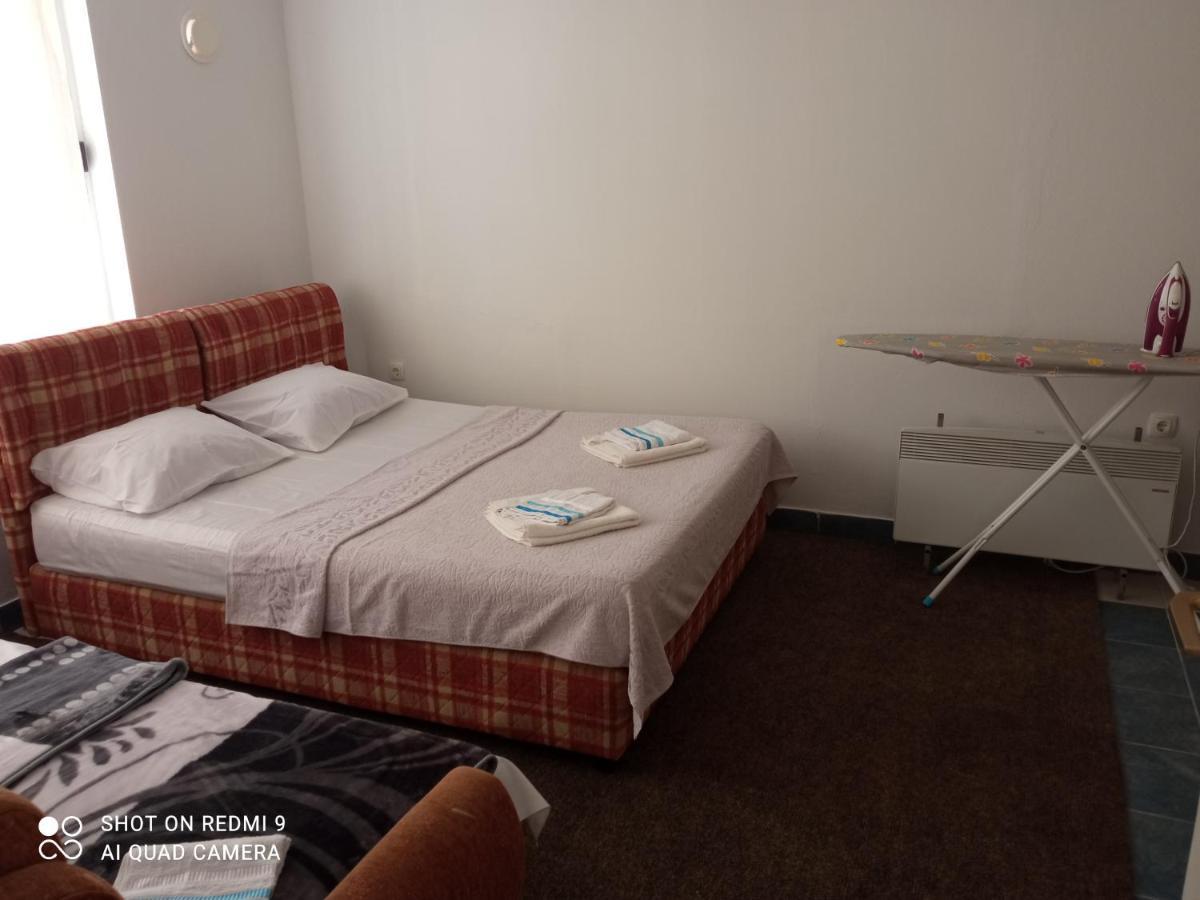 Apartman Jeca เทรบินเย ภายนอก รูปภาพ