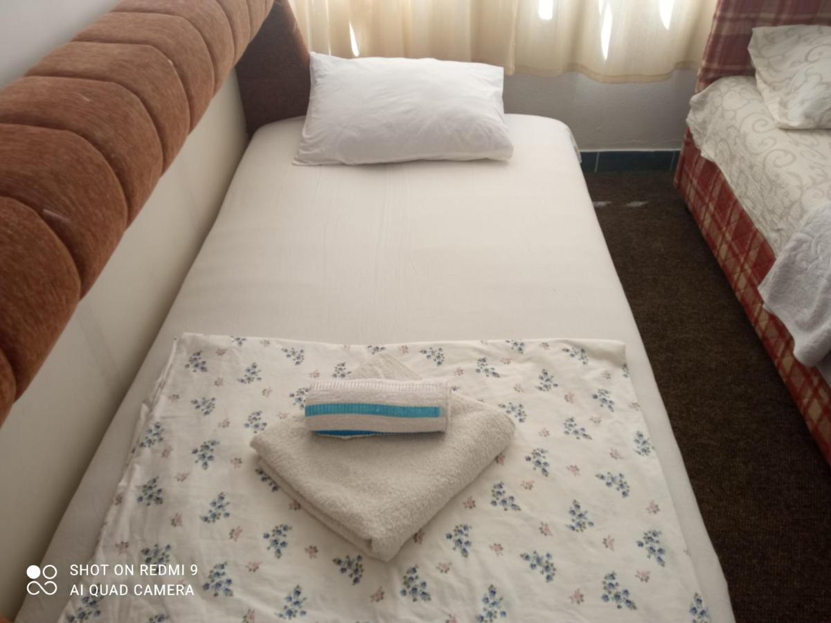 Apartman Jeca เทรบินเย ภายนอก รูปภาพ