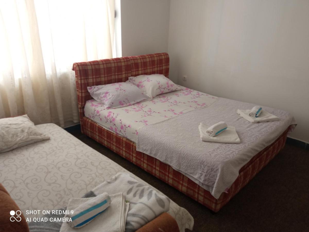 Apartman Jeca เทรบินเย ภายนอก รูปภาพ